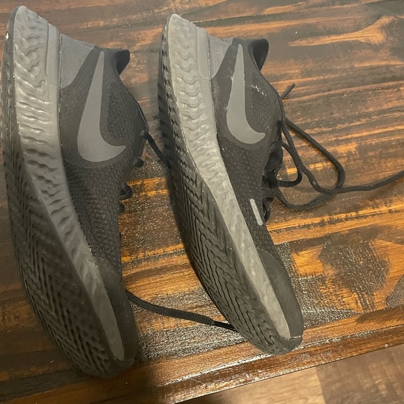 Nike Revolution 5 shoes - Picture 6 of 9